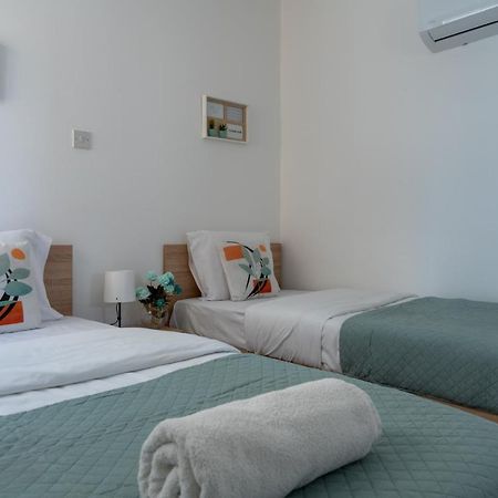 Andrea 3-Bedroom Apt In Mackenzie Larnaca Extérieur photo