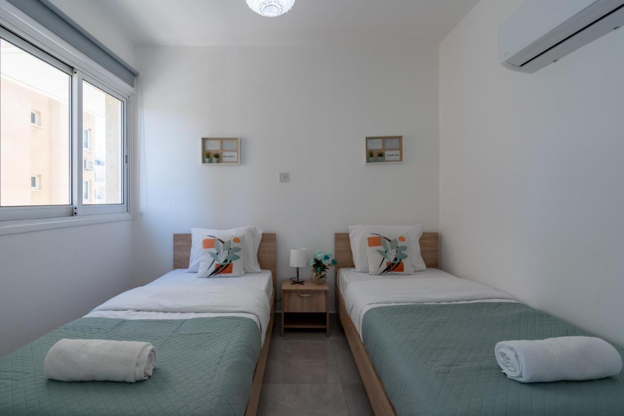 Andrea 3-Bedroom Apt In Mackenzie Larnaca Extérieur photo